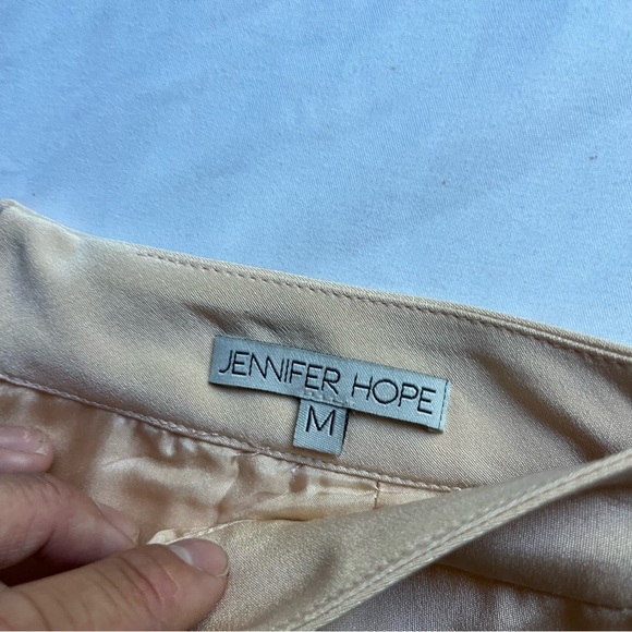 JENNIFER HOPE cream peach nude silk high rise slit shorts - Picture 4 of 5